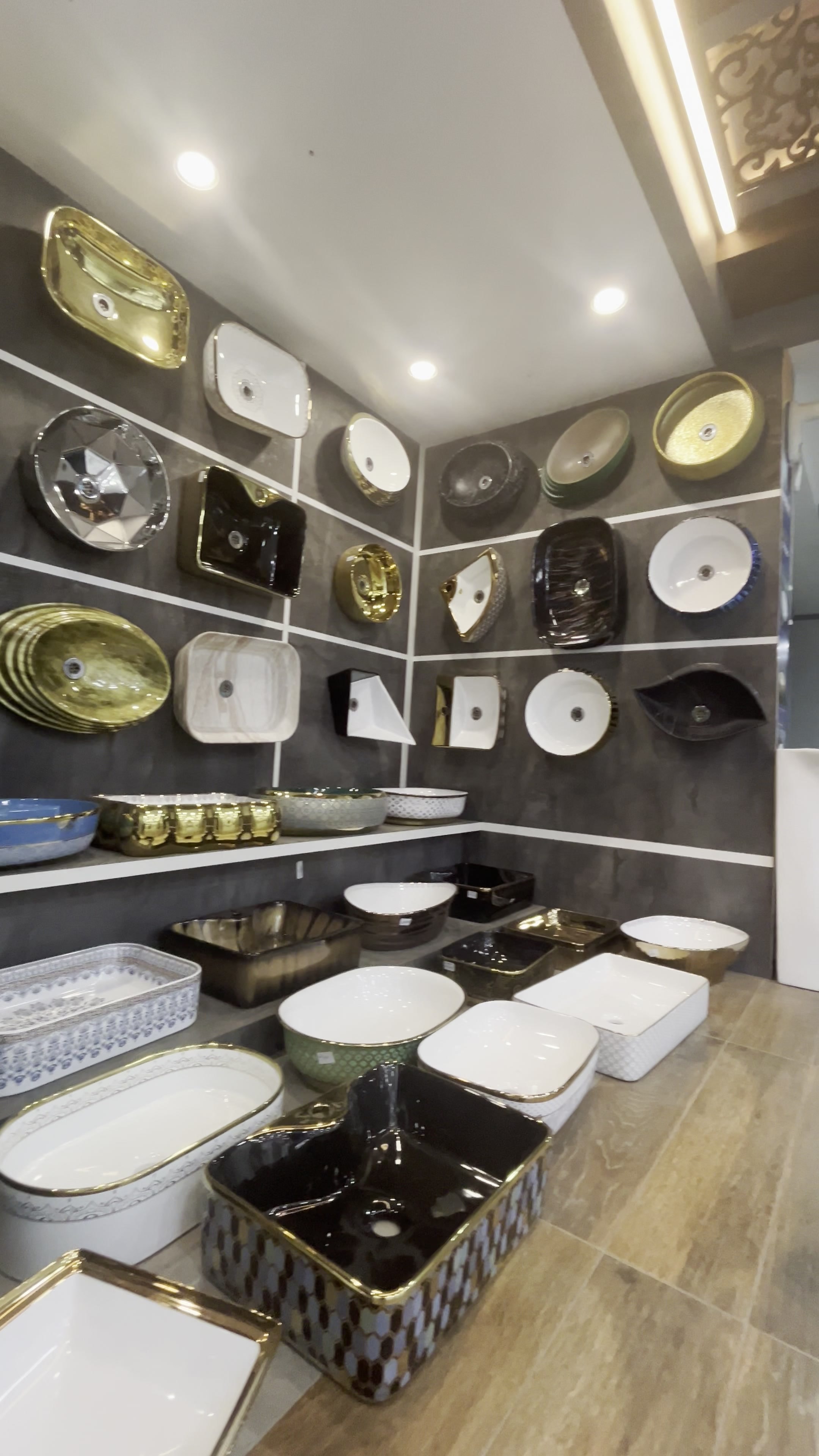 Pedestal wash basins on the sanitaryware display floor